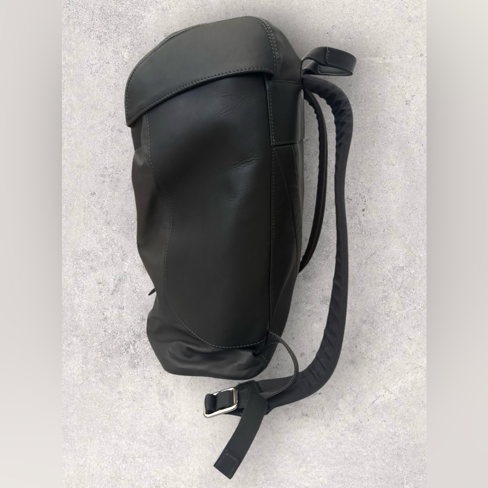 Lv Garon Leather Backpack - image 3